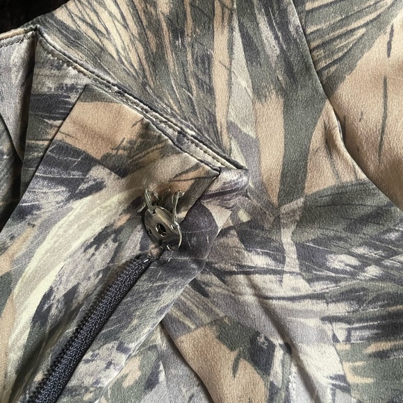 100% Silk L’Agence shorts size 6 - Picture 12 of 13